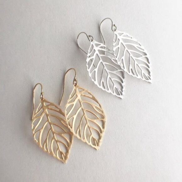 New Delicate Leaf Feather Dangle Hallow Cutout Drop Hook Earrings Gold A0122 - Picture 4 of 12